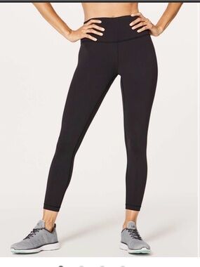 Lululemon Wunder Under Hi-Rise 7/8 Tight *Full-On Luon 25"
Black
L33
